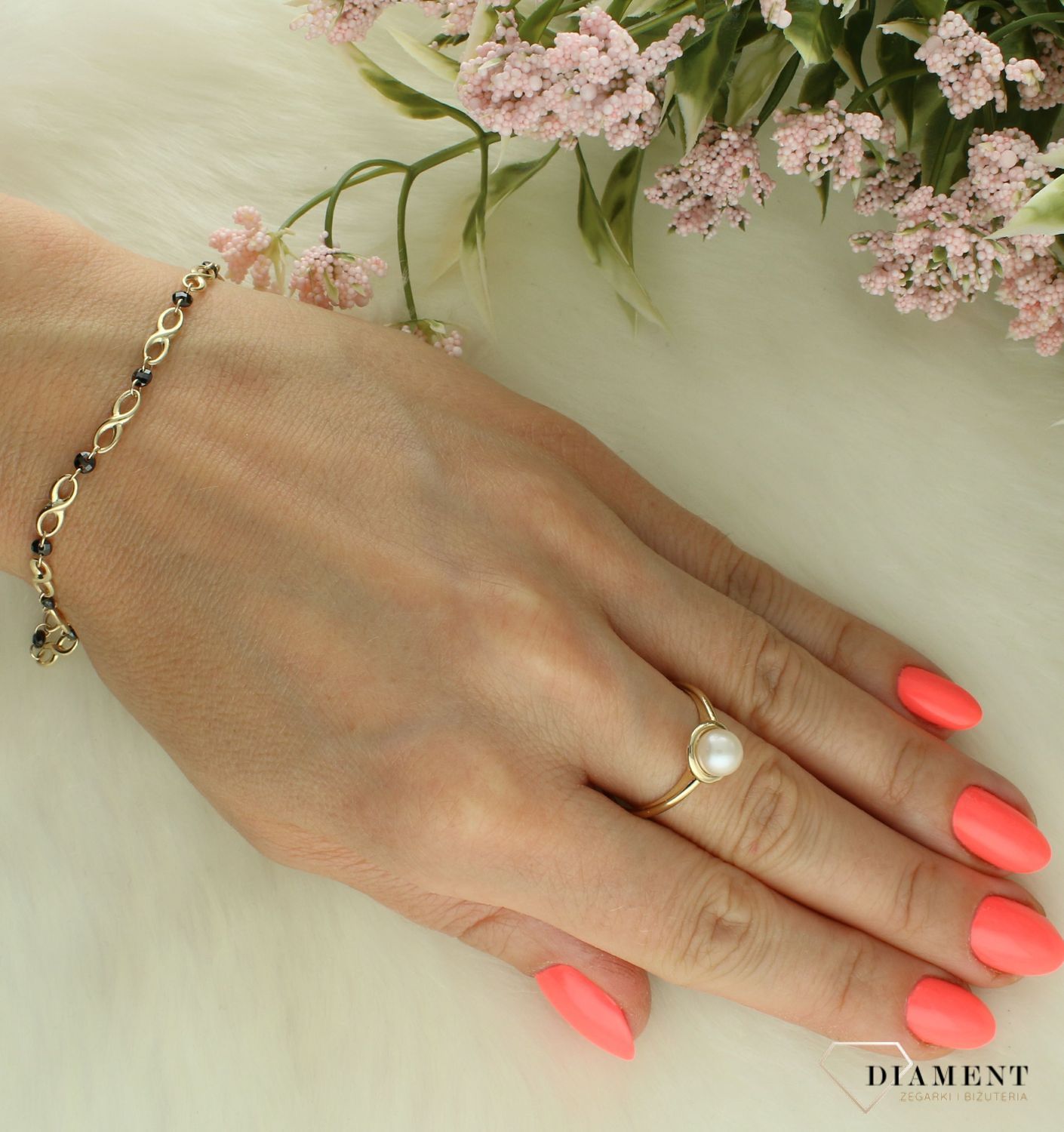 Złoty pierścionek damski 585 z perłą rozmiar 19 PI 7051 585. Złoty pierścionek damski. Złoty pierścionek z perłą. Pierścionek złoty zaręczynowy. Pierścionek złoty próby 585. Złoty pierścionek na prezent dla kobiety (1).jpg